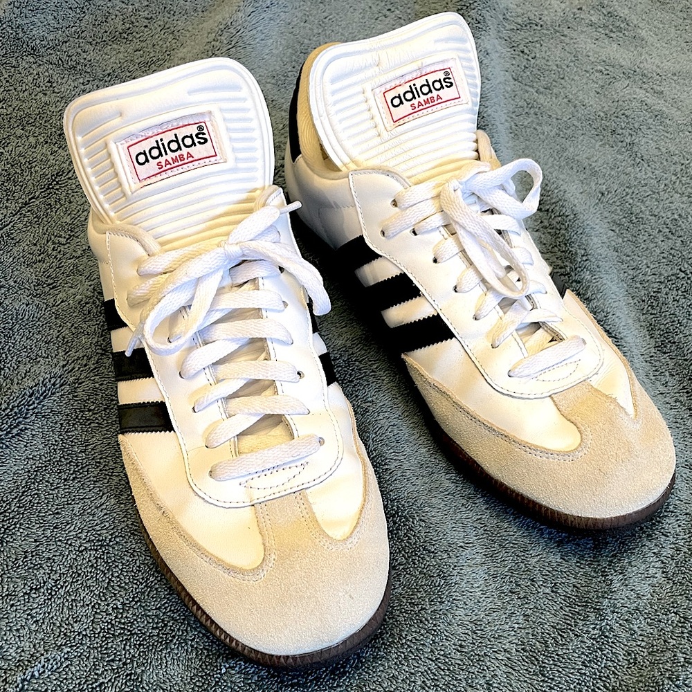 Men’s white and navy Adidas Sambas; size 11